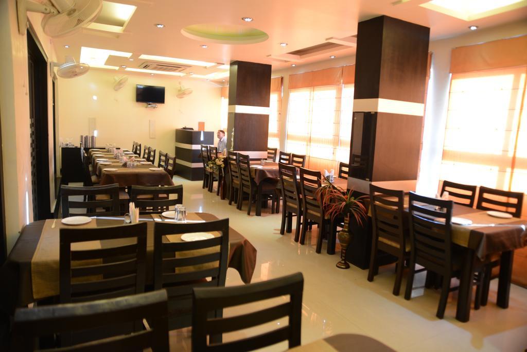 Divine Destination Hotel Varanasi Eksteriør billede