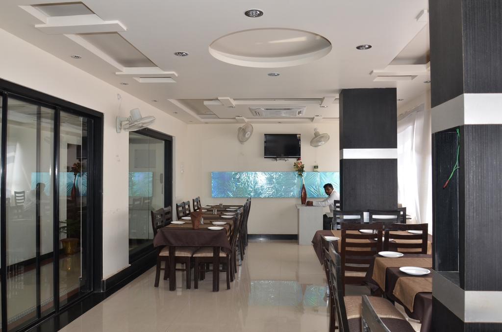 Divine Destination Hotel Varanasi Eksteriør billede