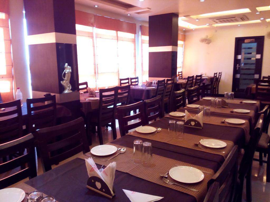 Divine Destination Hotel Varanasi Eksteriør billede