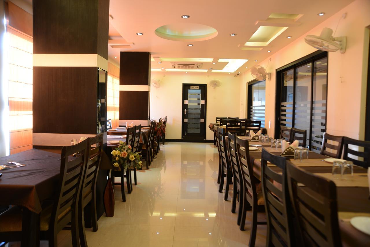 Divine Destination Hotel Varanasi Eksteriør billede