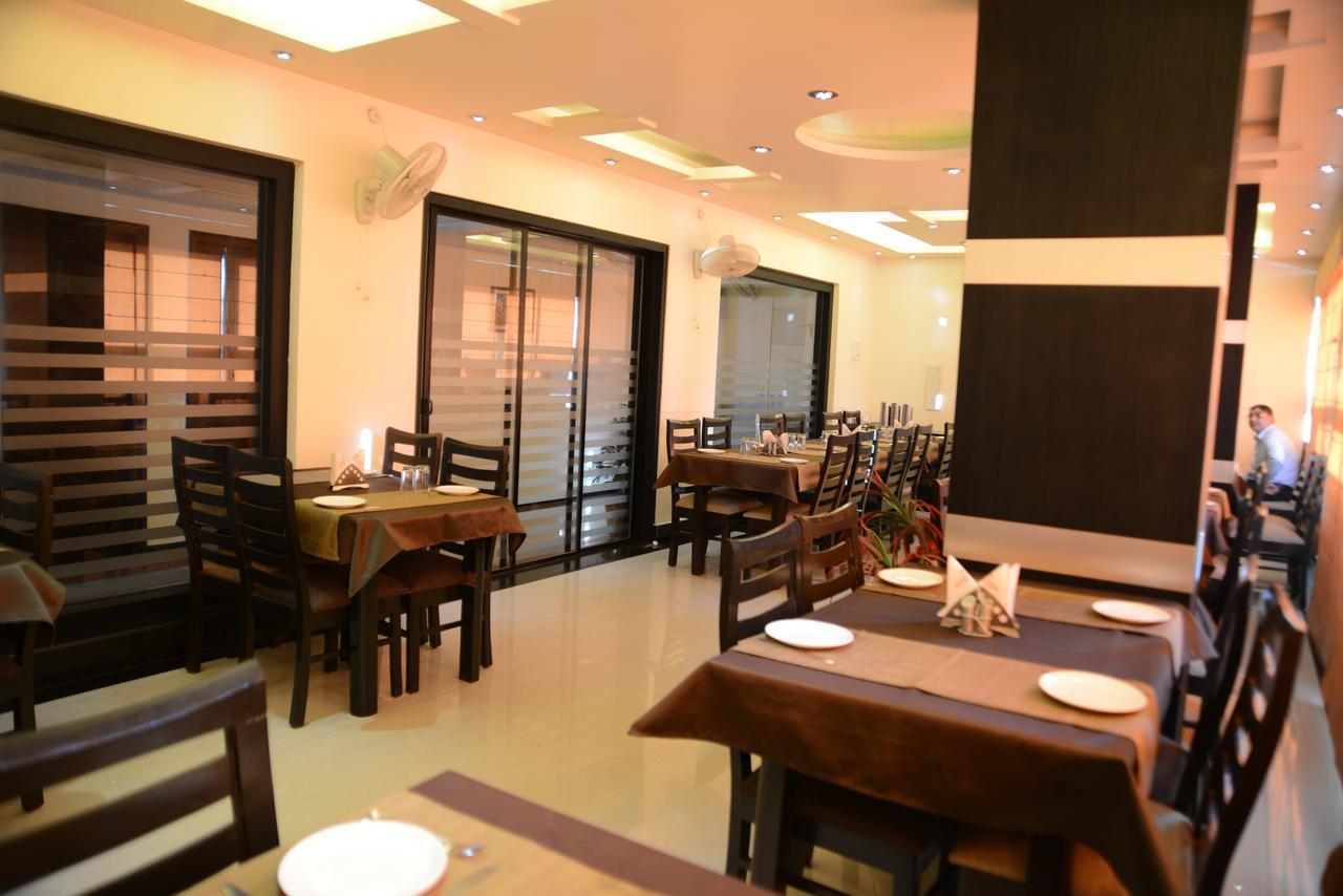 Divine Destination Hotel Varanasi Eksteriør billede