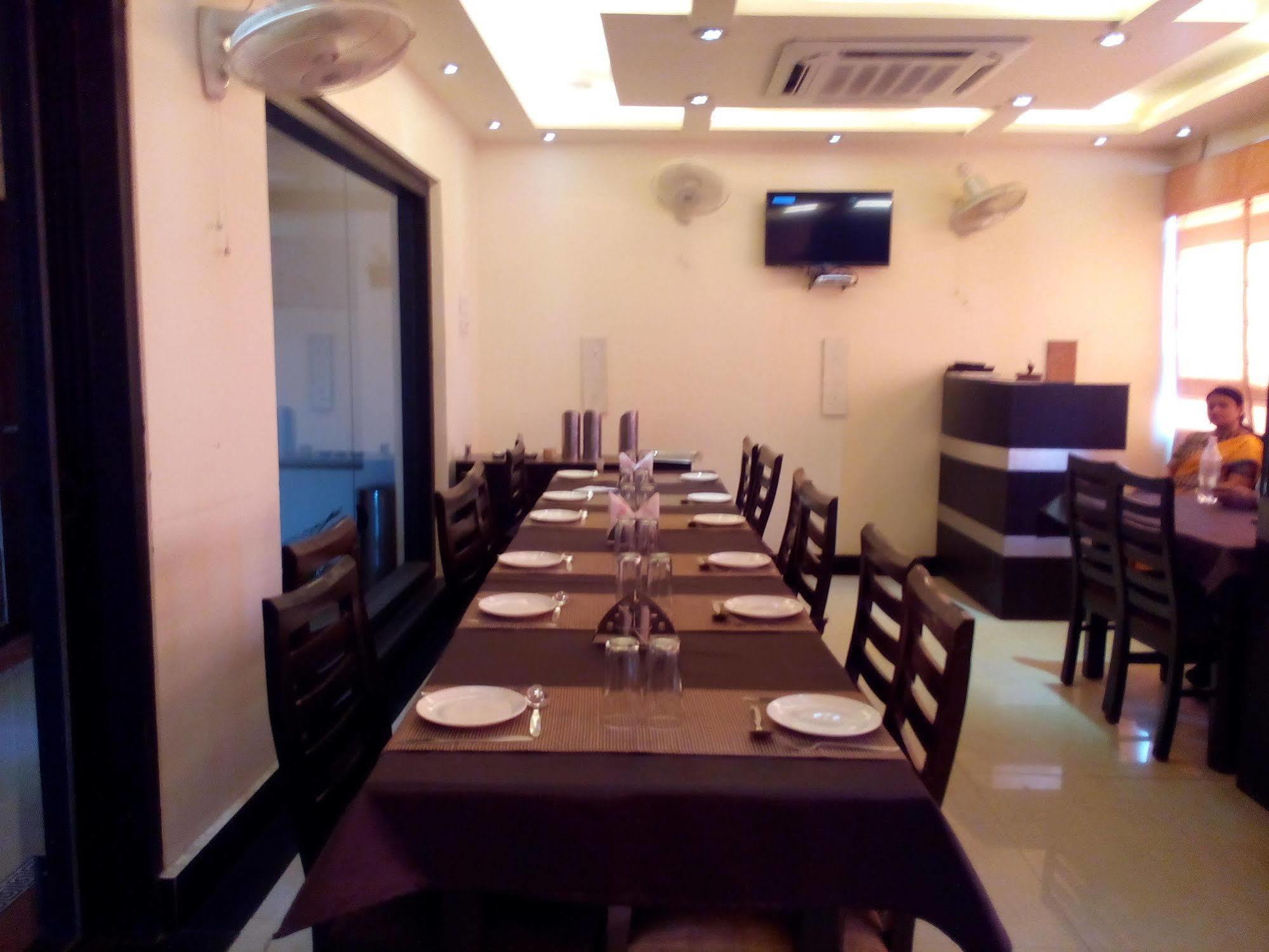 Divine Destination Hotel Varanasi Eksteriør billede