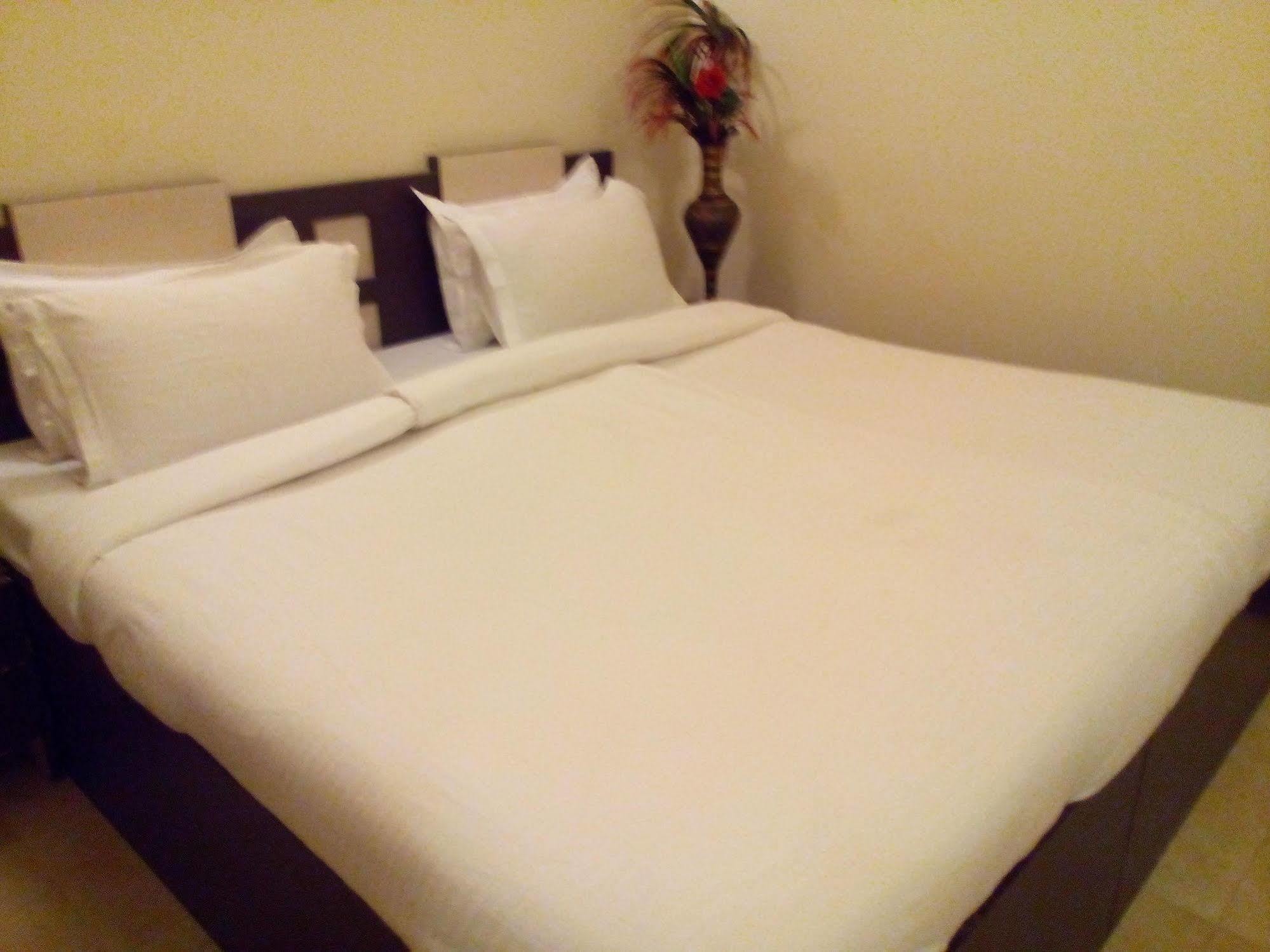 Divine Destination Hotel Varanasi Eksteriør billede