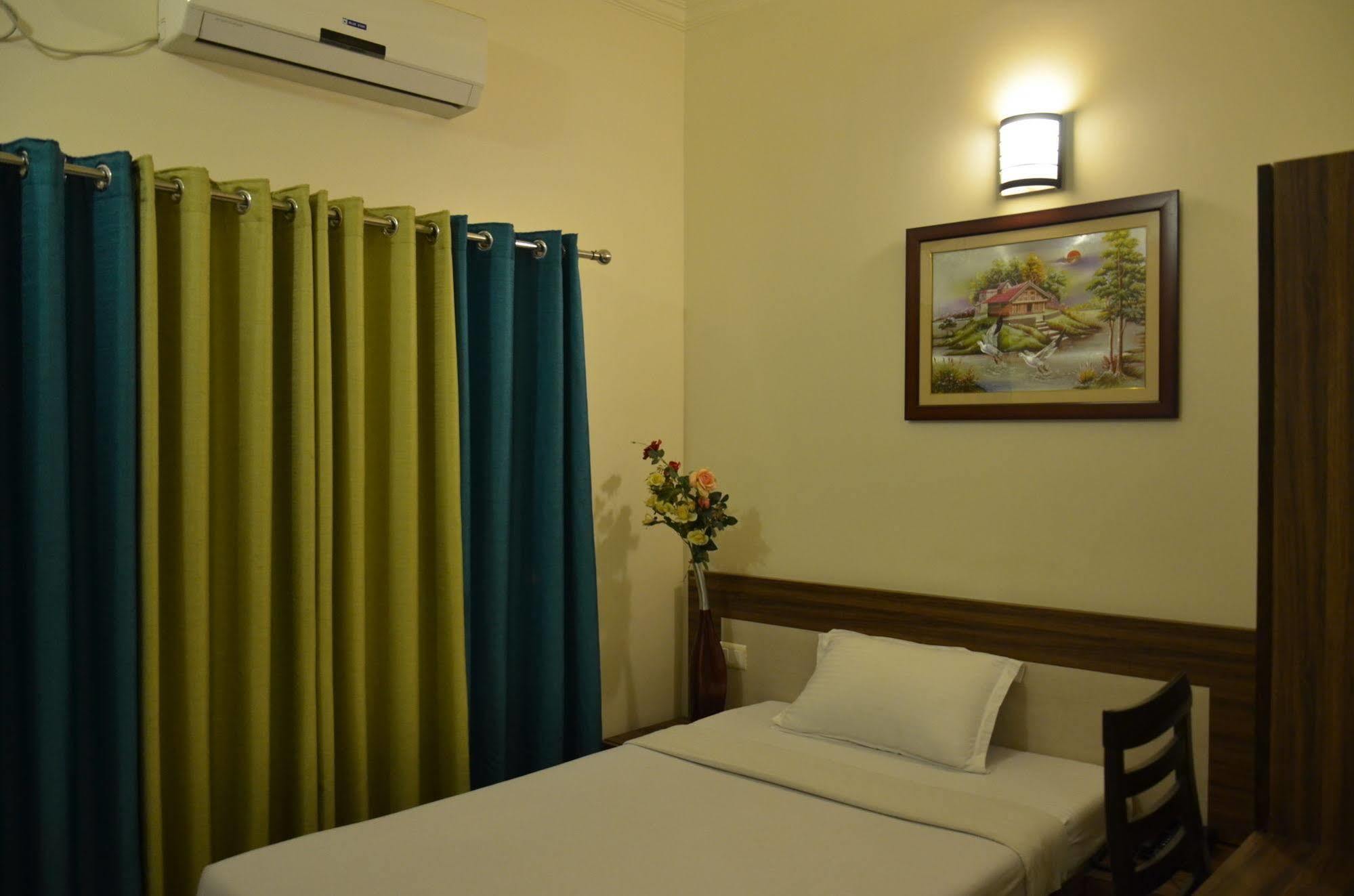 Divine Destination Hotel Varanasi Eksteriør billede